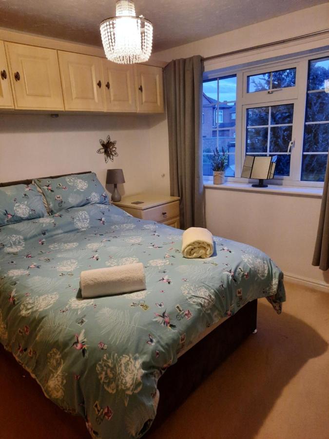 Redmire - 2 Bed 1St Floor Flat Overlooking Green Apartment Darlington  Exterior photo