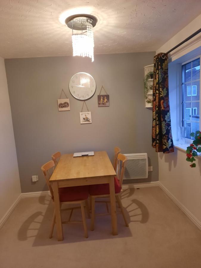 Redmire - 2 Bed 1St Floor Flat Overlooking Green Apartment Darlington  Exterior photo