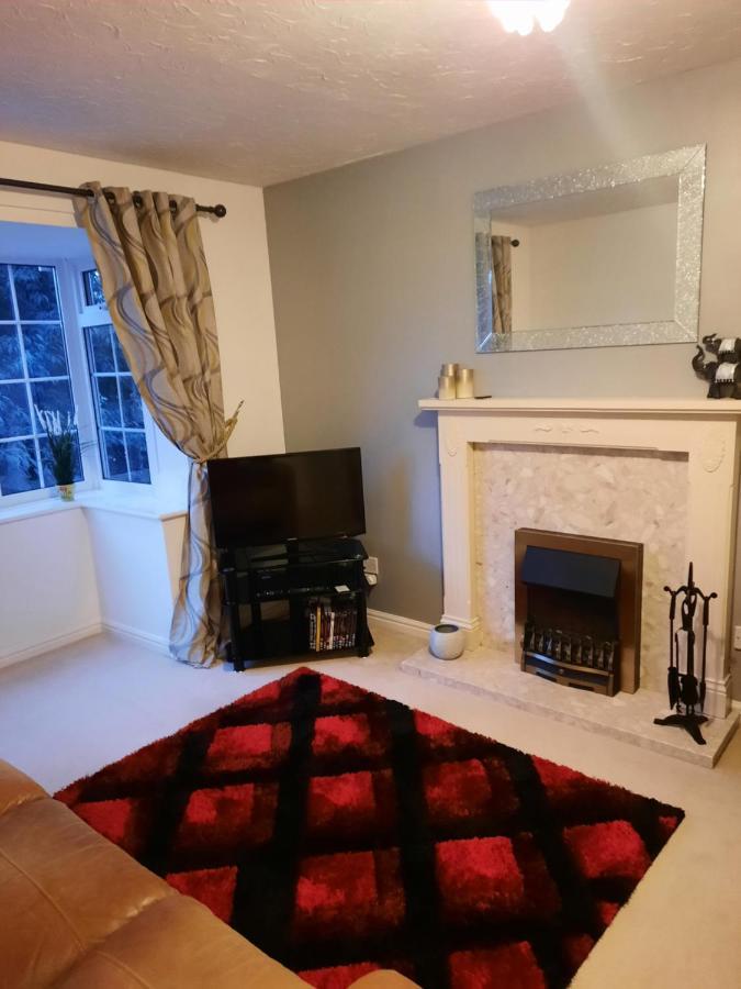 Redmire - 2 Bed 1St Floor Flat Overlooking Green Apartment Darlington  Exterior photo